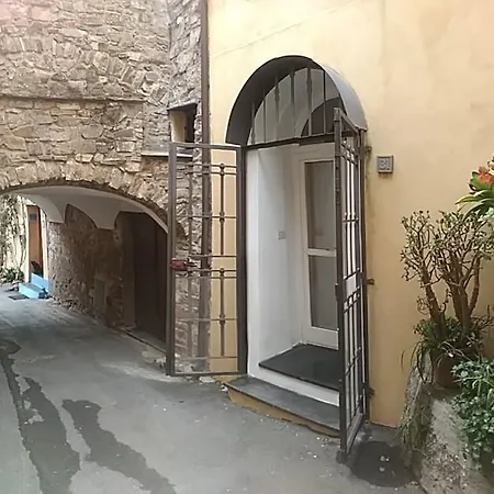 Studio L'archetto Apartment